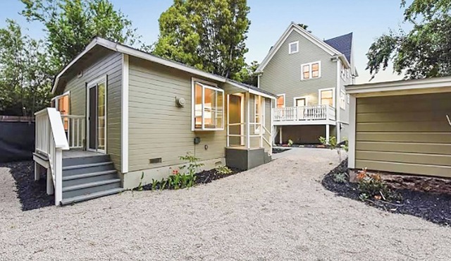 Serene Sequoia Cottage - Near UC Berkeley - Fully Equipped