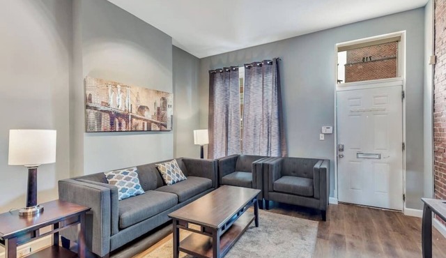 Settle into Soulard! 6 Bedrooms 4 full baths
