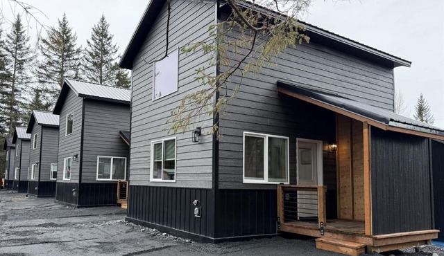 Seward Mountain View Cabins #10