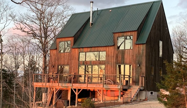Simplify! Amazing views. Loaded kitchen. Pet friendly. Stargazing.