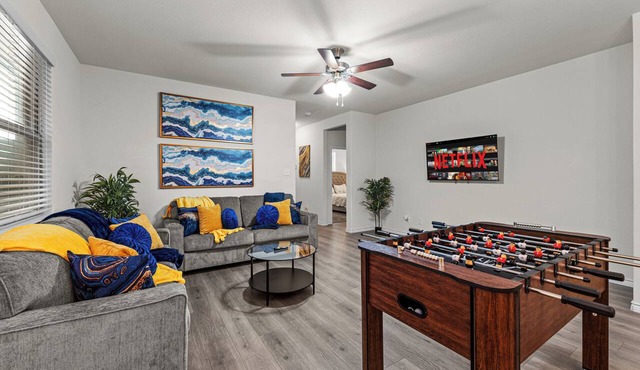 Single-Level Crew Stay | 3BR Near Aubrey Projects in Krugerville