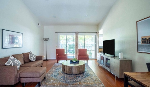Sleek Foster City 4BR w/Backyard, close to Parks & Shops, by Blueground