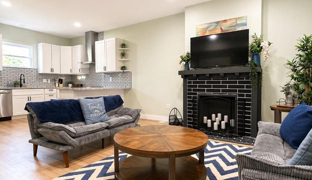 Sleeps 10 4BR Home Perfect for Groups and Families