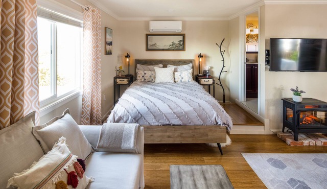 Slice of Heaven with Gated Parking and Sunset Views