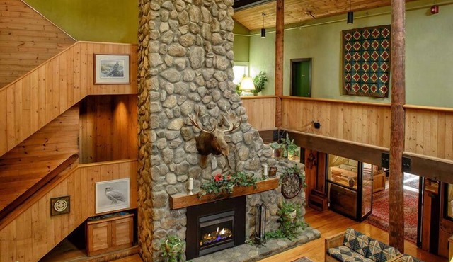 Snowy Owl Inn And Resort