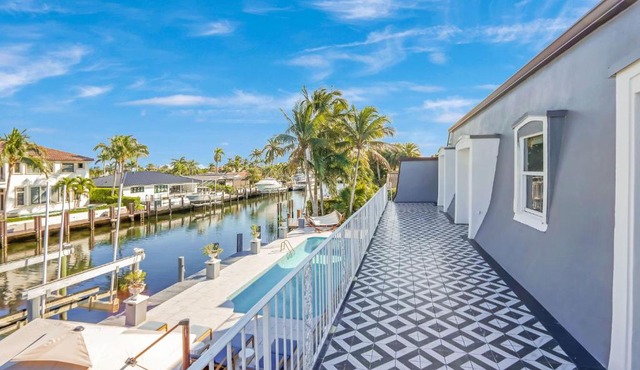 Solara: Waterfront Estate, Pool, Dock, Private Guest Suite