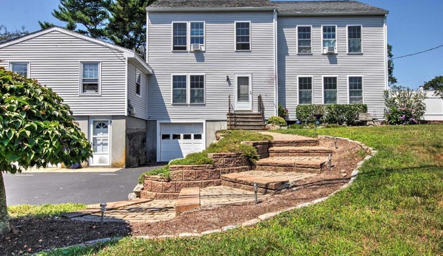 South Kingstown Vacation Rental: 2 Mi to Beach!