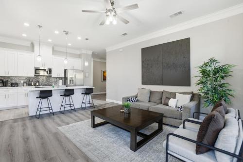 Southwest Houston 2BR Townhome Near NRG Stadium