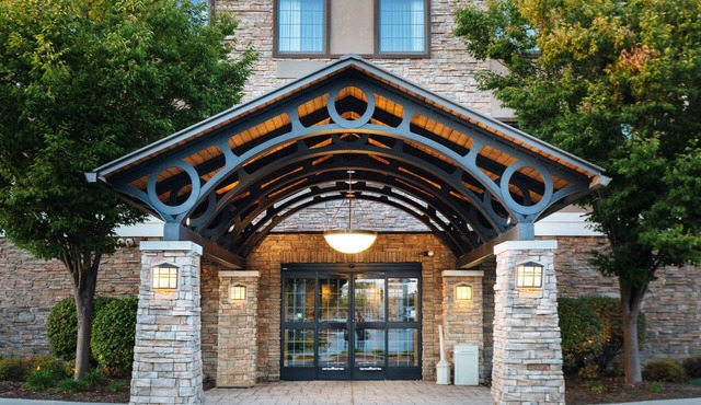 Spacious 2BR King Suite | Pool & Free Breakfast