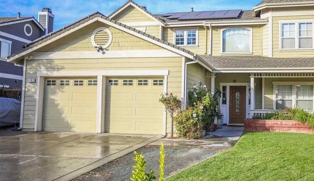 Spacious 4-bedroom house in Livermore. Perfect for families, business travelers.