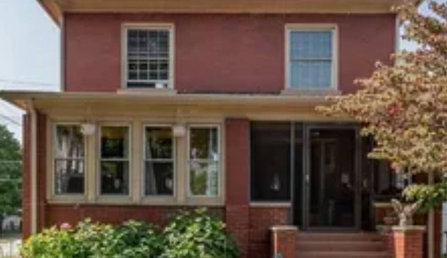 Spacious 4-bedroom house in serene Monroe with WiFi, fitness room, AC in Monroe