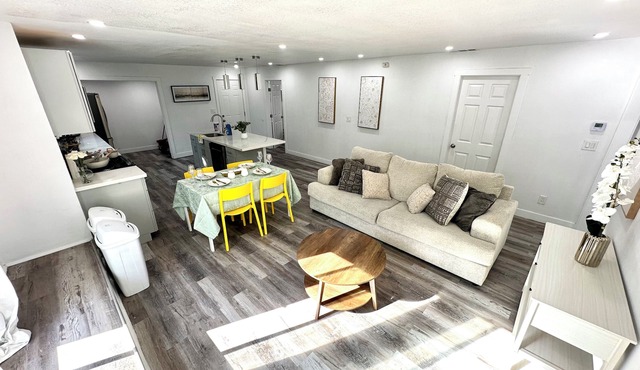 Spacious 4-bedroom house in fantastic Santa Clara with long driveway