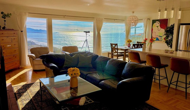 Spacious 4BR Ocean‑View Home Modern Kitchen Near Beach & SF