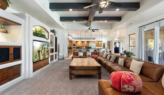 Spacious 9-bedroom villa in enjoyable Scottsdale with Wi-Fi, Sauna, family frdly