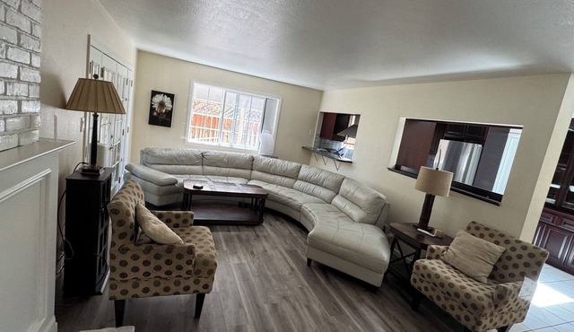 Spacious Beauty in West San Jose — Family-Friendly Comfort with Late Checkout