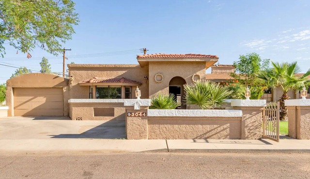 Spacious home! Heated pool, sundeck, and sports court