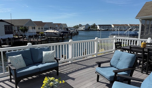Spacious waterfront home, Walk to beach, restaurants and more.