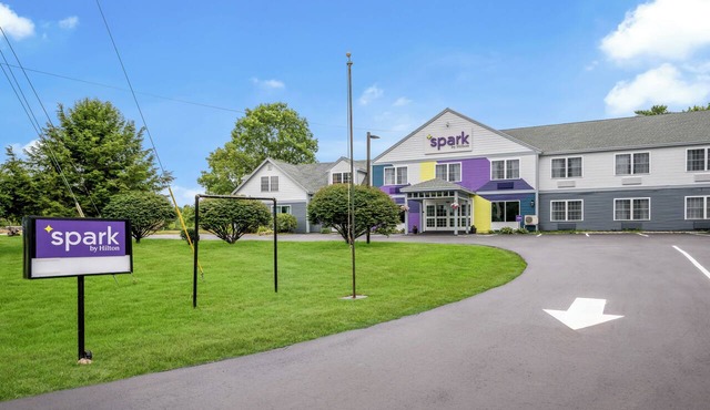 Spark by Hilton Freeport