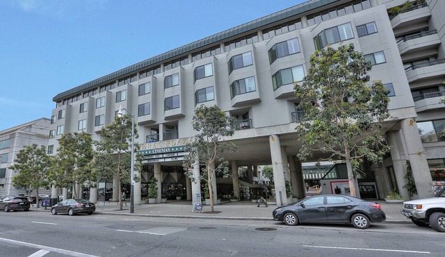 Sparkling Clean Condo and With All Amenities!