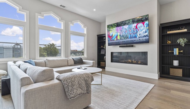 State-of-the-Art, Newly Renovated Cow Hollow Apt