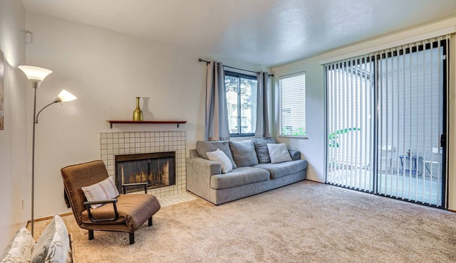 Stay & Play: Bay Area Condo w/Community Pool!