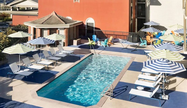 Steps from Fisherman's Wharf | Stunning City View Room | Pool Access