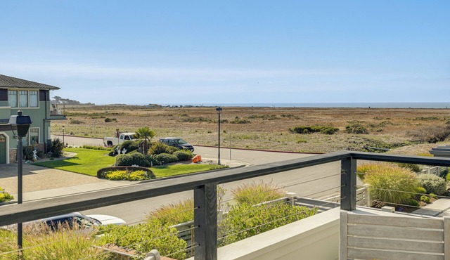 Steps to Ocean: Luxe Family Home in Half Moon Bay!