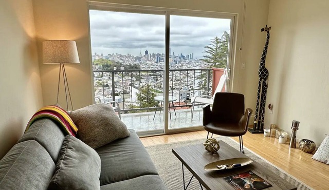 Stunning 2-Level Apt with Panoramic SF Views & Private Balconies