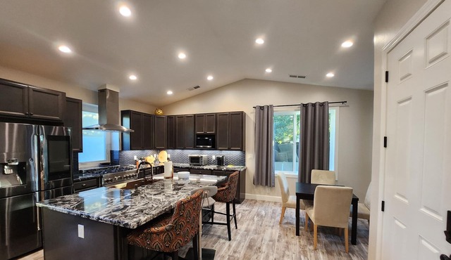 Stunning New Custom-Built Home, 12' Ceilings, Chef's Kitchen, and Fruit Orchard