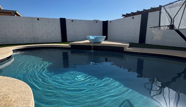 Stunning Remodeled Home w/New Pool Near Cardinals Stadium