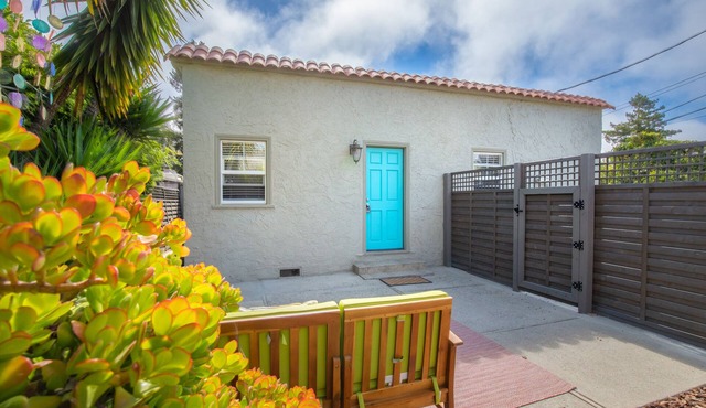 Stunning Seabright Cottage: Walk to the Beach & Boardwalk