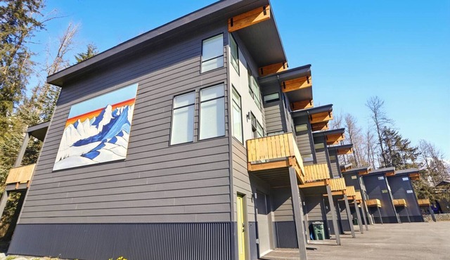 Stylish 2 Bedroom Townhome in Downtown Girdwood