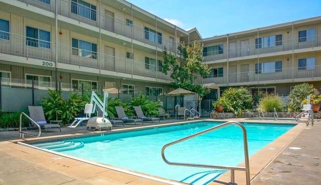 Stylish Suite Near Trader Joe’s | Courtyard | Parking | Onsite Pool | BBQ Area