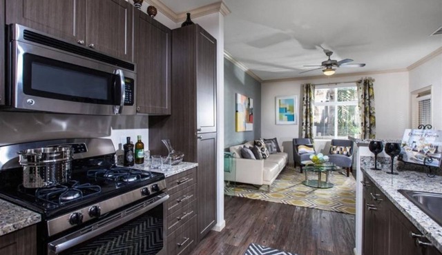 Stylish Verdant 2BR with Fitness Center