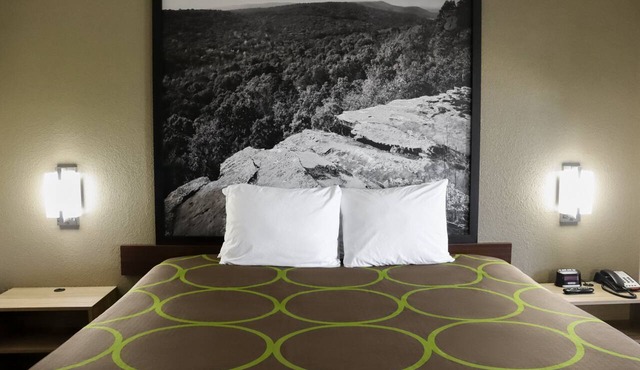 Super 8 by Wyndham Cabot in Cabot