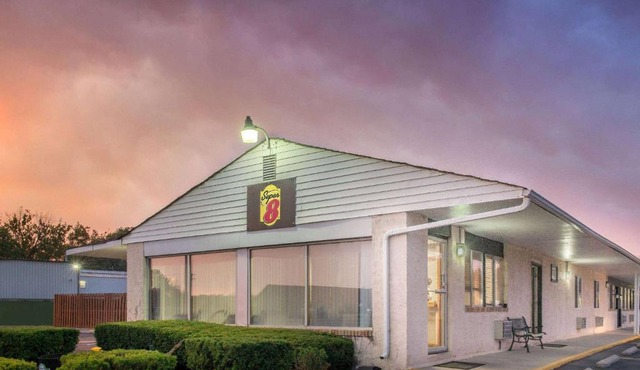 Super 8 by Wyndham Centerville-Richmond in Centerville