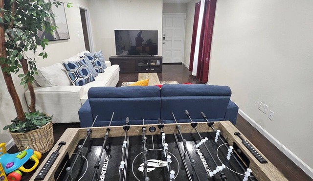 SUPERHOST/Luxury Triple "T" w/Foosball Game, Crib, Baby Bath in Mesquite