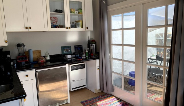 Terrific 1-bedroom private apartment in Berkeley, super sunny and close to all