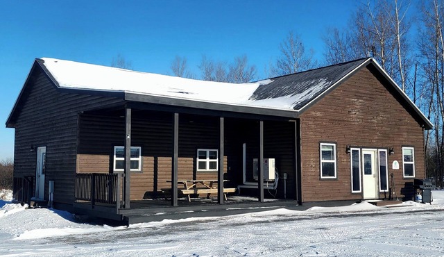 The Den Cabin