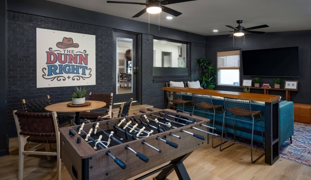 The Dunn Right - Pool, Game Room, Yard Games, 1.5 Miles to TAMU