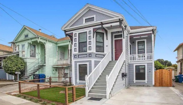 The Hidden Gem- Pristine Renovated Flat Near Beach