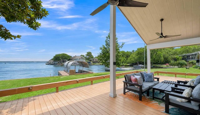 The Hideout | Boat Slip | Stunning Views | Fishing, Swimming & Covered Patio