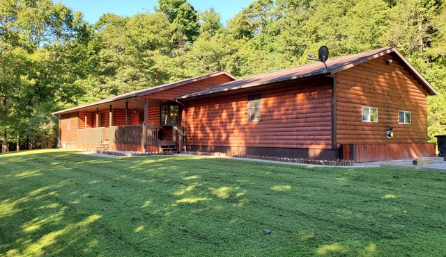 The Hillside Lodge is located in the beautiful Hocking Hills region of Ohio!