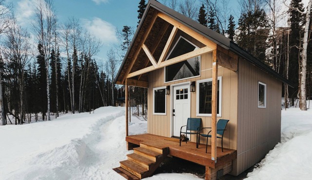 The Mitre Chalet, a deluxe mountain-based retreat for 2 in Eklutna Valley