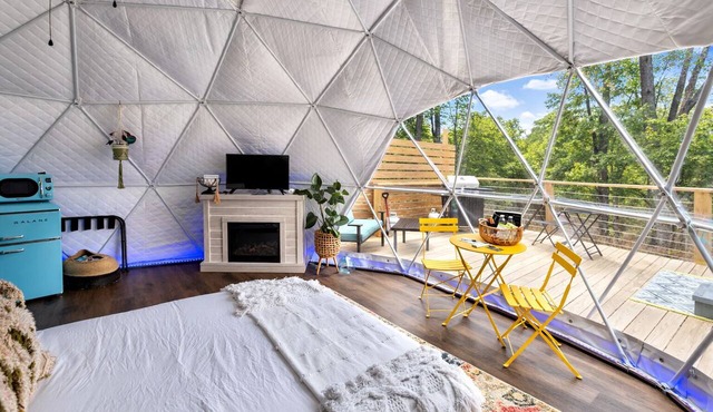 The Penguin Igloo: Unique Geodesic Dome in Hocking Hills with Hot Tub + Fire Pit