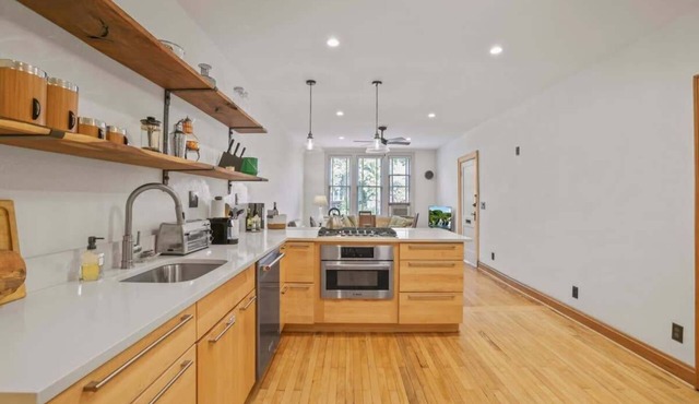 The Urban Oasis - 3 BR - Great Location