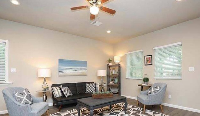 This duplex is a 3 bedroom(s), 2.5 bathrooms, located in Pasadena, TX. in Pasadena