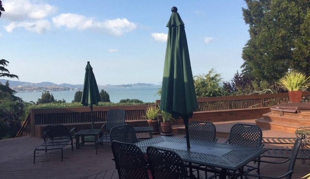 Tiburon . 4BR. 4BA 4000 Sq. Ft. home on pvt. lane close to SF BAY water views