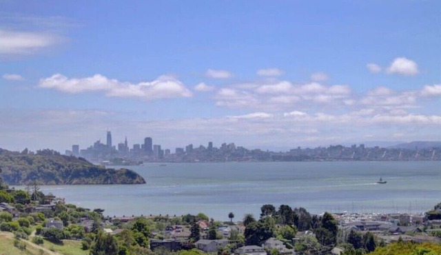 Tiburon apartment with San Francisco Skyline viewn