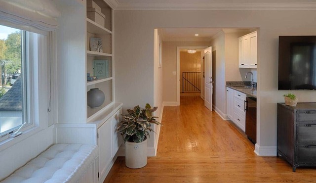 Timeless Elegance-5BR 1930s Home in Sebastopol